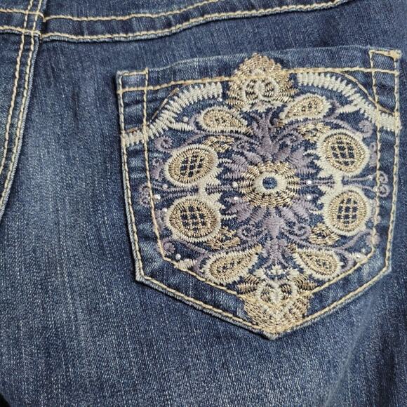 Womens Denim Capri Jeans Embellished Pockets White Stitching Blue Wash - Picture 13 of 13